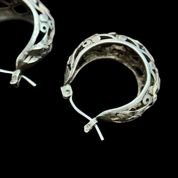 Vintage Sterling Silver 925 Filigree Diamond Cut Hoop Earrings - Picture 6 of 8